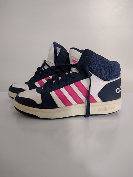Adidas lenkkarit