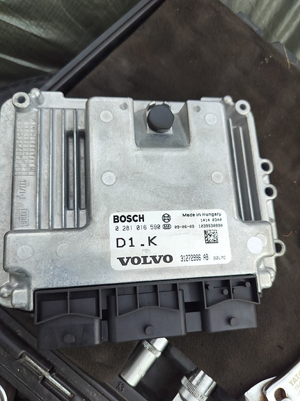 Moottorin ohjainlaite Volvo V50