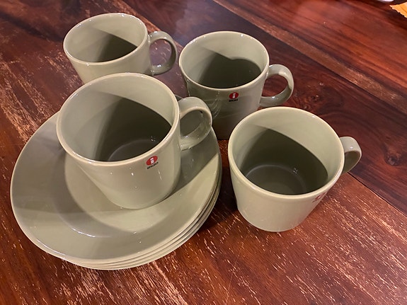 Iittala Teema kahvikupit ja lautaset vihreä keramiikka