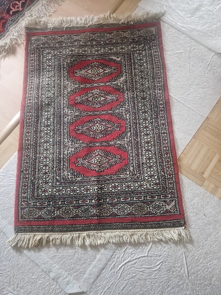 Pakistanilainen käsinsolmittu villamatto