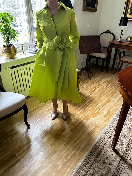 Ihana iloinen omenanvihreä mekko