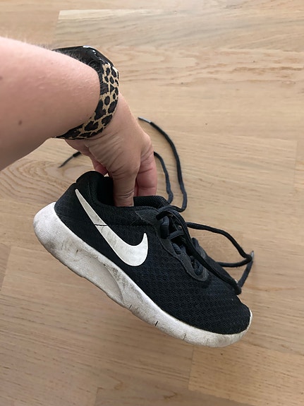 Nike mustat lenkkarit koko 28,5