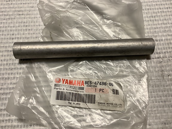 8ES-47486-00 Akseli YAMAHA Apex, Ym.