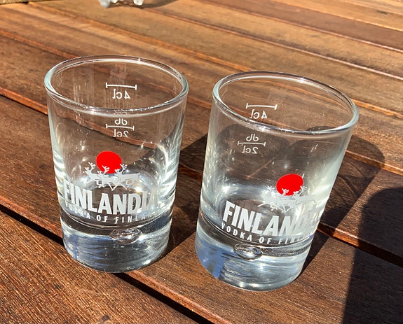 2 x Finlandia -vodka snapsilasi / snapsi lasi 4 cl, yht 8€
