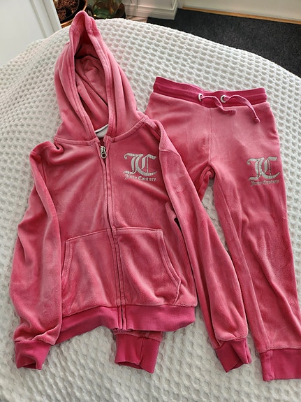 Juicy Couture lasten velourerkkariasu vaaleanpunainen tytöt koko 98