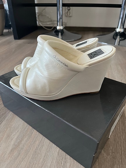 Calvin Klein sandaalit kiilakorko koko 39 valkoinen