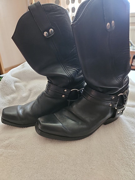 Boot Factoryn Cobra bootsit