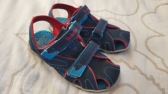 Timberland sandaalit koko 34