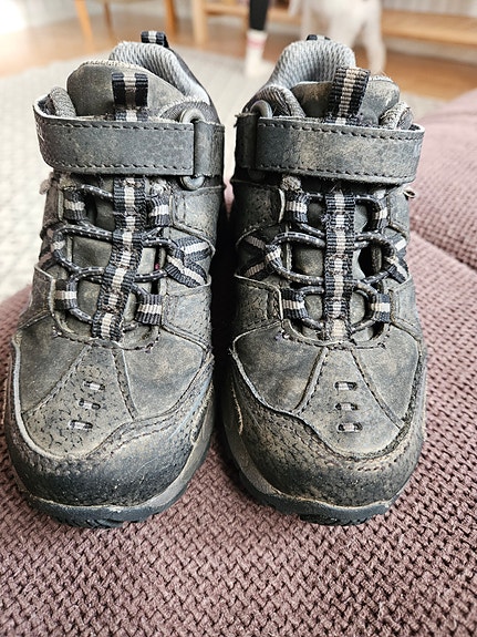 Välikausikengät goretex