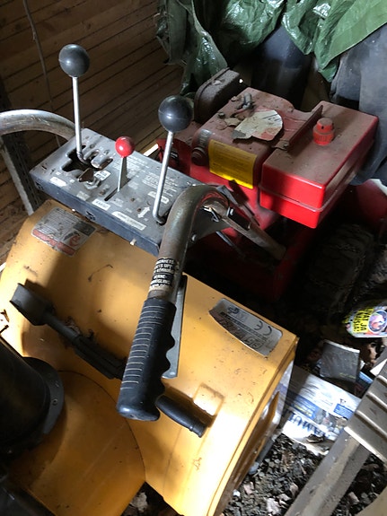 Toro 824 lumilinko polttomoottori