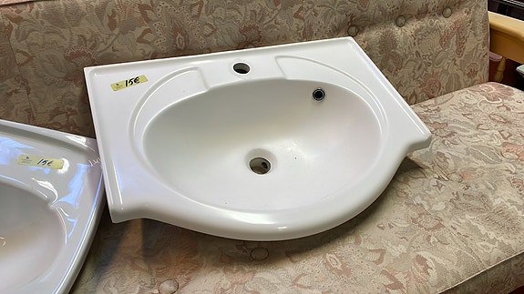 Pesuallas 15 € (leveys 60 cm)