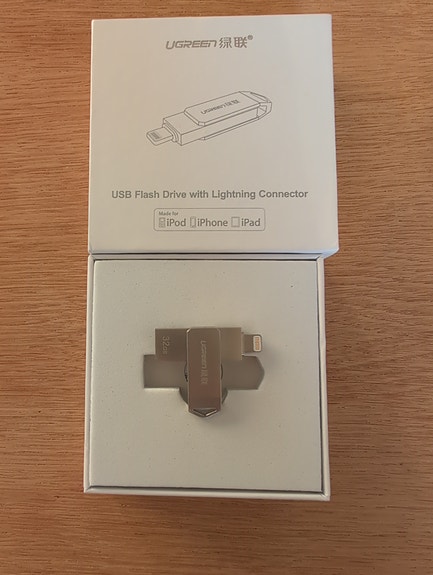 USB Flash Drive with lightning Connector