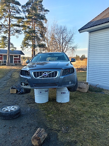 Volvo v70mk3 NELIVETO awd 2011