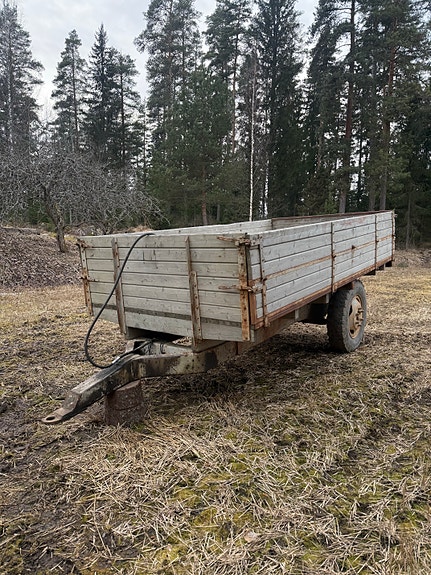 Traktorin kippikärry