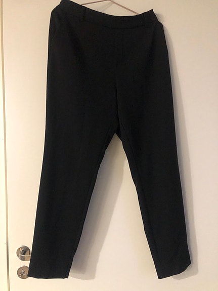 Vila naisten mustat chinot / housut, koko, M