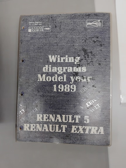 Korjaamokirja auton sähkölaitteiden kytkentäkaavioista Renault 5 Extra