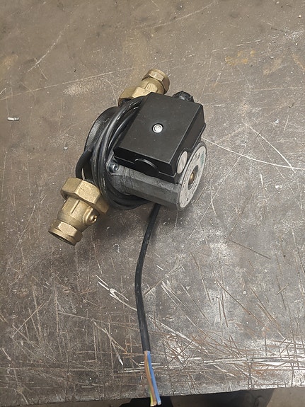Wilo kiertovesipumppu 22mm pumppuliittimin
