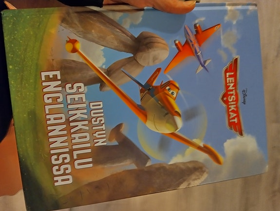 Myydään lentsikat dustyn seikkailu englannissa