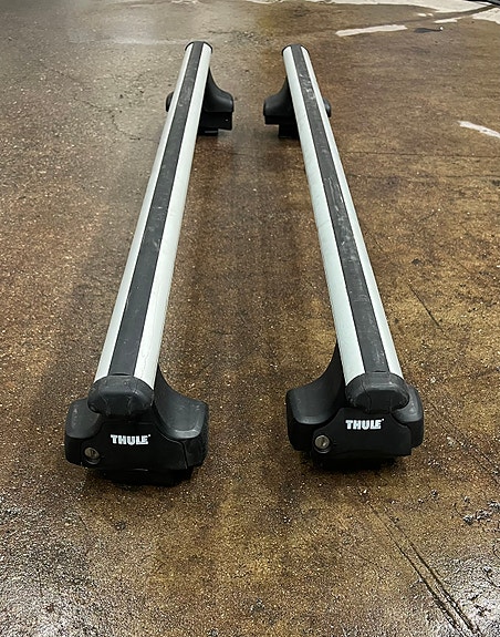 Audi A4 Thule Wingbar kattotelineet