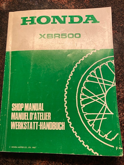 Honda XBR500 korjausopas — Honda XBR500 Shop Manual, painettu 1985