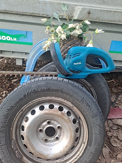 Makita pensasleikkuri verkkovirta