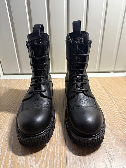 Dolce & Gabbana nahkanilkkurit