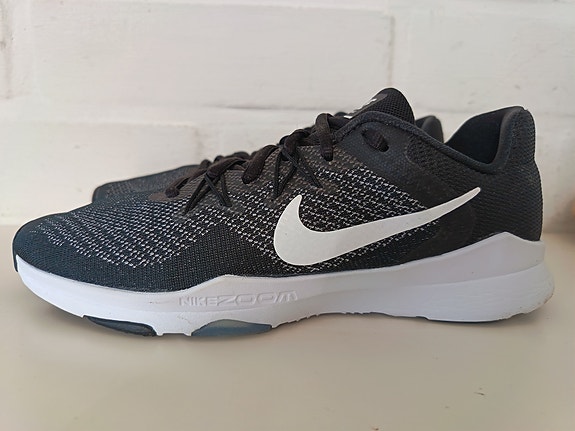 NIKE Treenikengät koko 36