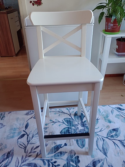 IKEA baarituoli valkoinen puu