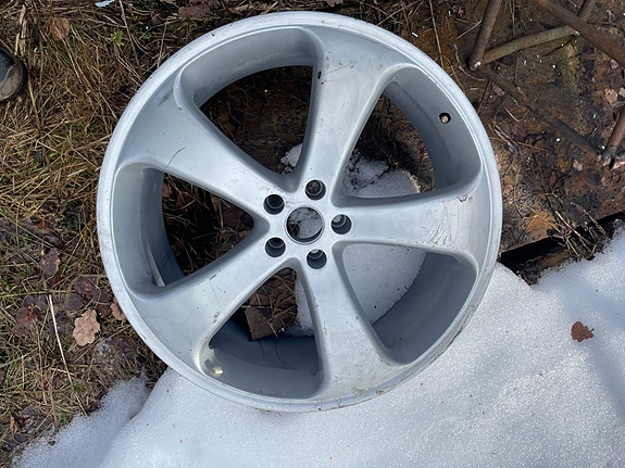 Isot 22" tuuman vanteet+265-30 kesär hyvät Alessio