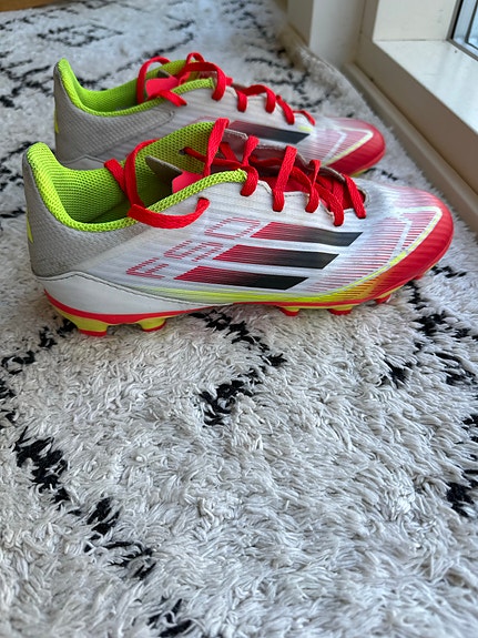 Adidas F50 nappulakengät