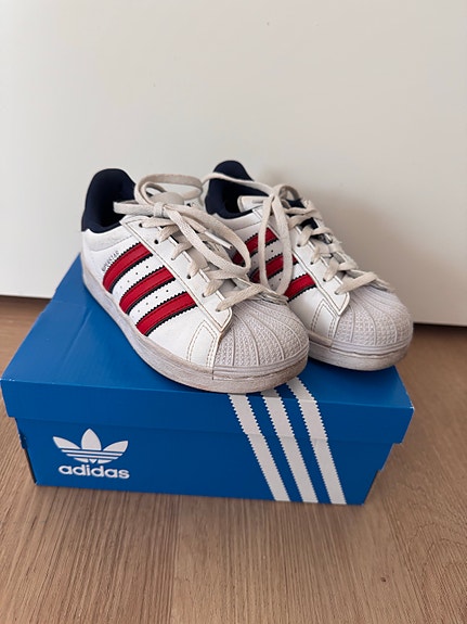 Adidas Superstar C lasten tennarit koko 29 valkoinen/punainen unisex