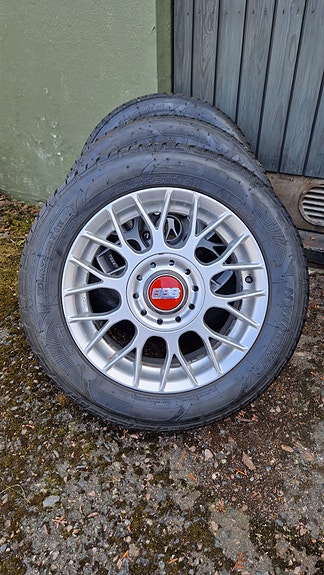 Aidot BBS bmw jaolla ja ajamattomilla kumeilla