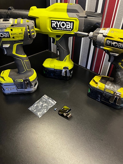 Ryobi ONE+ porakoneen vyöklipsi metallinen