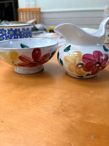 Arabia kermakko ja sokerikko kulho kukkakuviolla pieni kannu