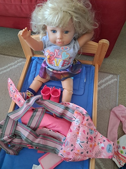Baby Born nukke kantoliiveillä