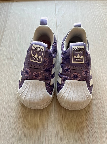 Adidas tennarit koko 21
