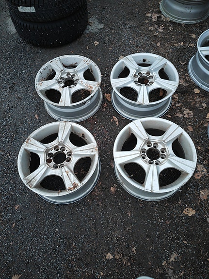 Aluvanteet tupla jaolla 4x100/4x108/15