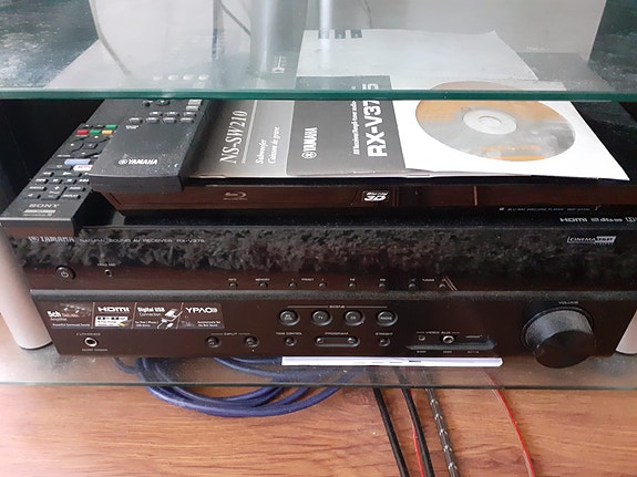 kotiteatteri järjestelmä Yamaha RX-V375 + blueray ym.
