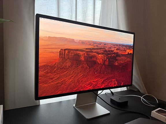 Apple studio display