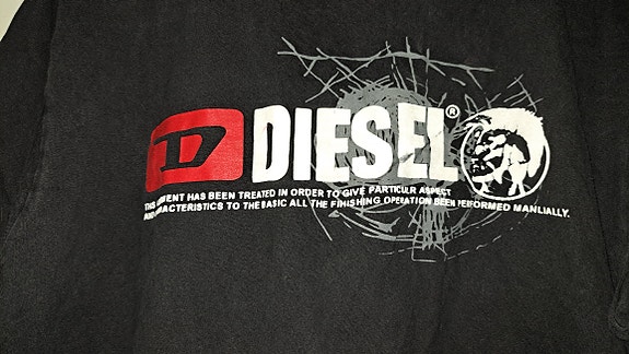 Aito musta Diesel t-paita (M ?)