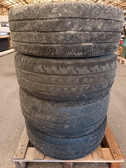 MB Sprinter 235/65/16 kesärenkaat + peltivanteet 4kpl