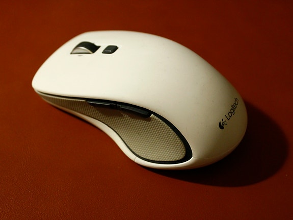 Langaton Logitech M560 hiiri + Unifying USB vastaanotin