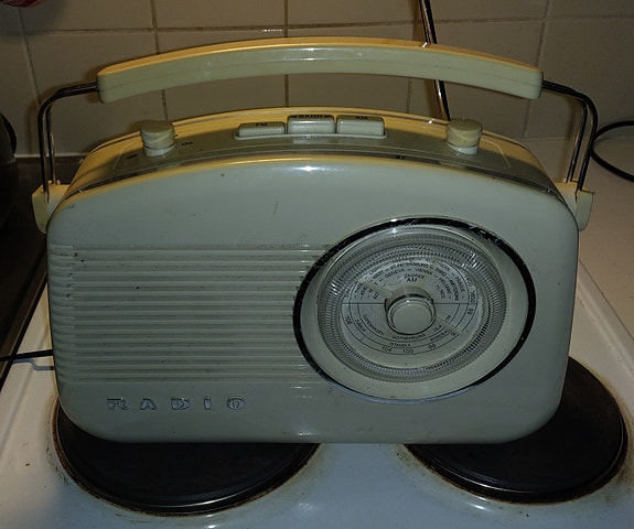 Retro radio