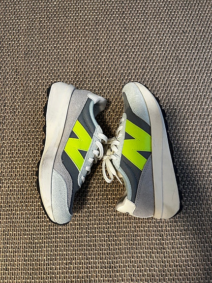 New Balance tennarit koko 38 harmaa–valkoinen–neonkeltainen