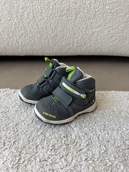 Viking Goretex välikausikengät koko 20