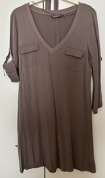 Ruskea mekko / tunika 36
