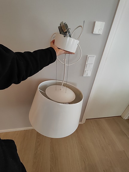 valkoinen kattovalaisin