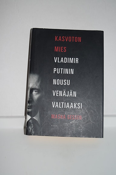 Kasvoton mies vladimir putinin nousu venäjän valtiaaksi