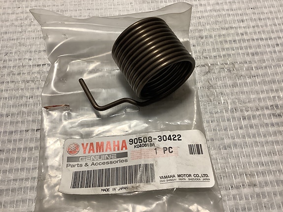 90508-30422 palautin jousi YAMAHA YTZ250,TRI-Z,YZ250,WR500,YZ490,Ym.