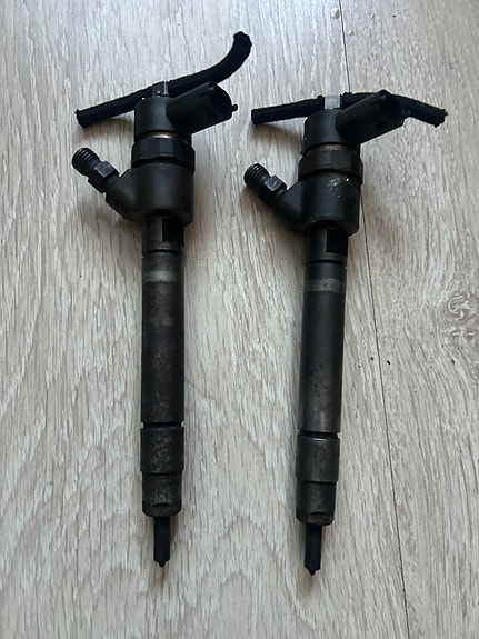 Volvo 2.4 D5 suuttimia 2kpl